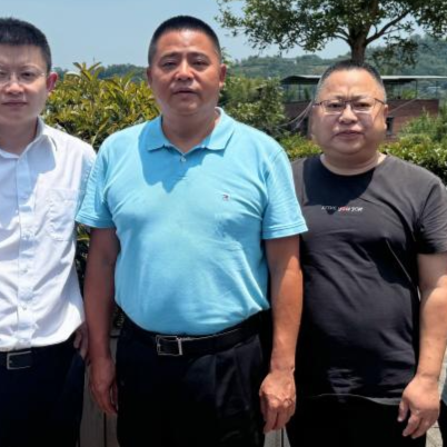 OD体育
完成市级选派驻村第一书记轮换交接工作